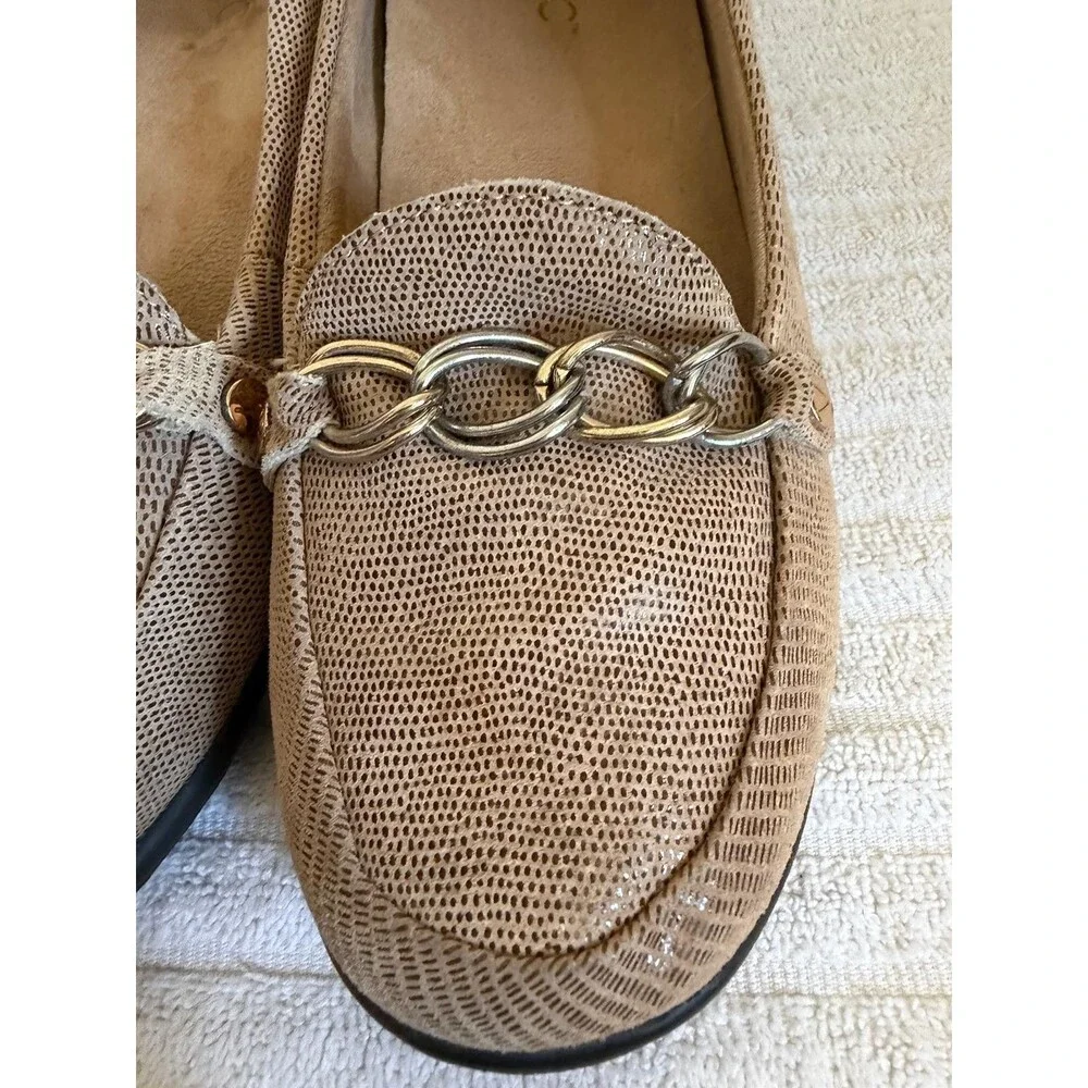 Vionic Womens Loafer Flat Taupe Lizard Print Chain Accent Size 8 Orthoheel